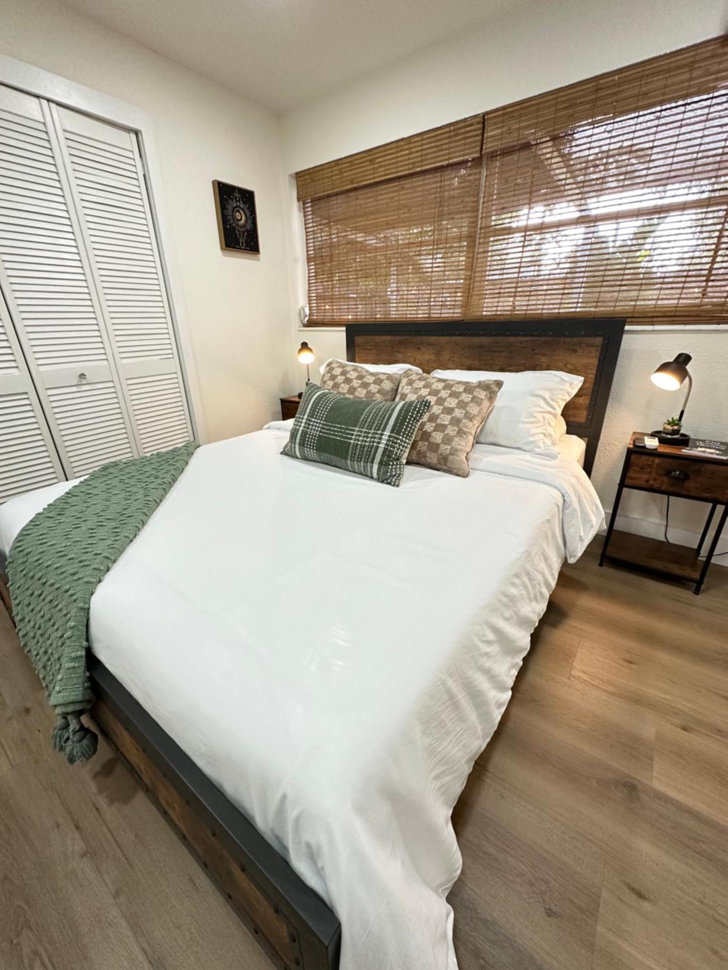 Peaceful Studio Clearwater Beach Exterior photo