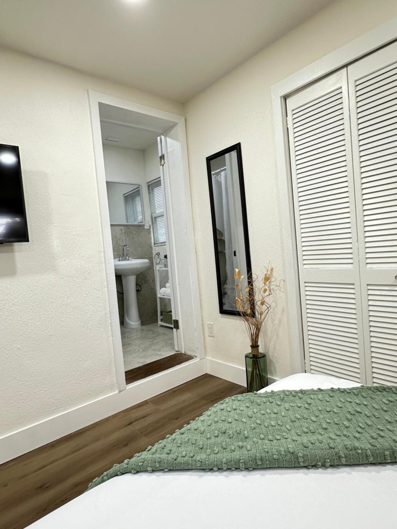 Peaceful Studio Clearwater Beach Exterior photo